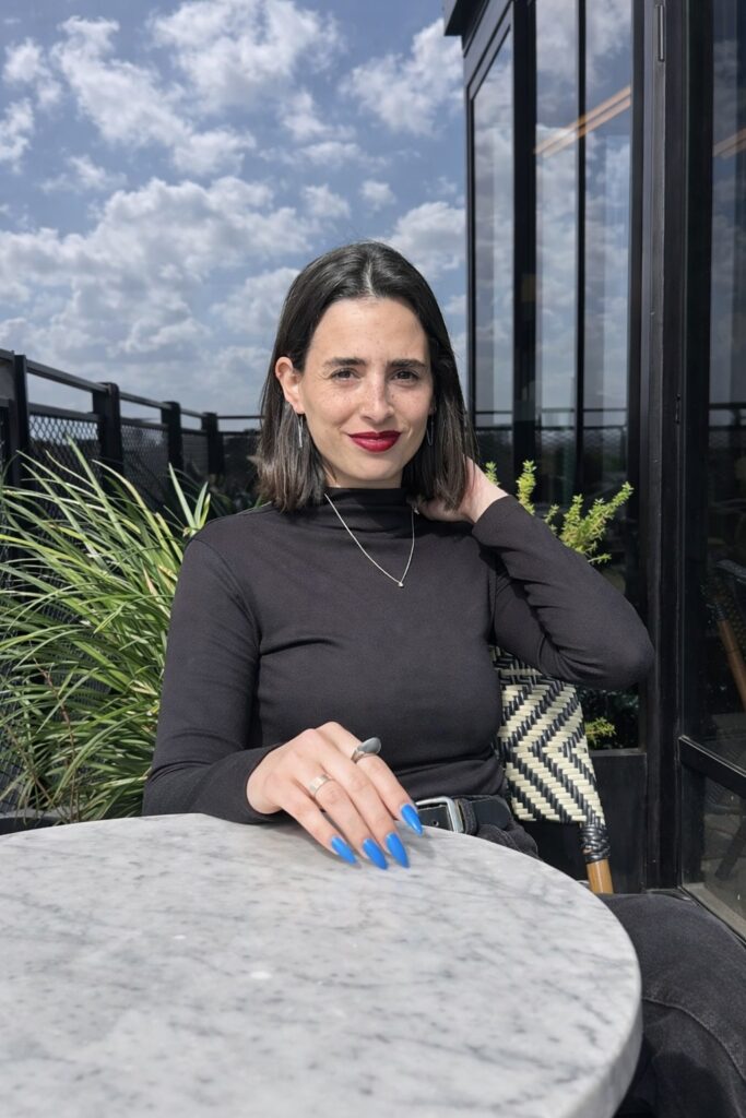 דנה שומרוני - פלור שירות ומכירה| מומחית בצוות הייעוץ של שולמן אסטרטגיה - ייעוץ למסעדנים